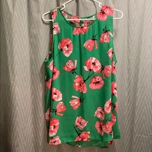 Sleeveless blouse w/ Flowers